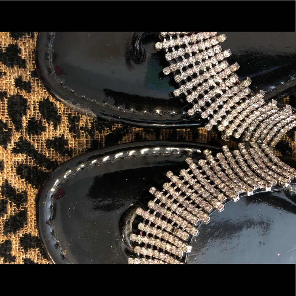 Women’s Rhinestone Flip Flops - Picture 3 of 3